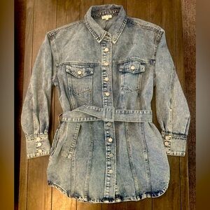 Jean perfect for fall dress. Fits oversized.